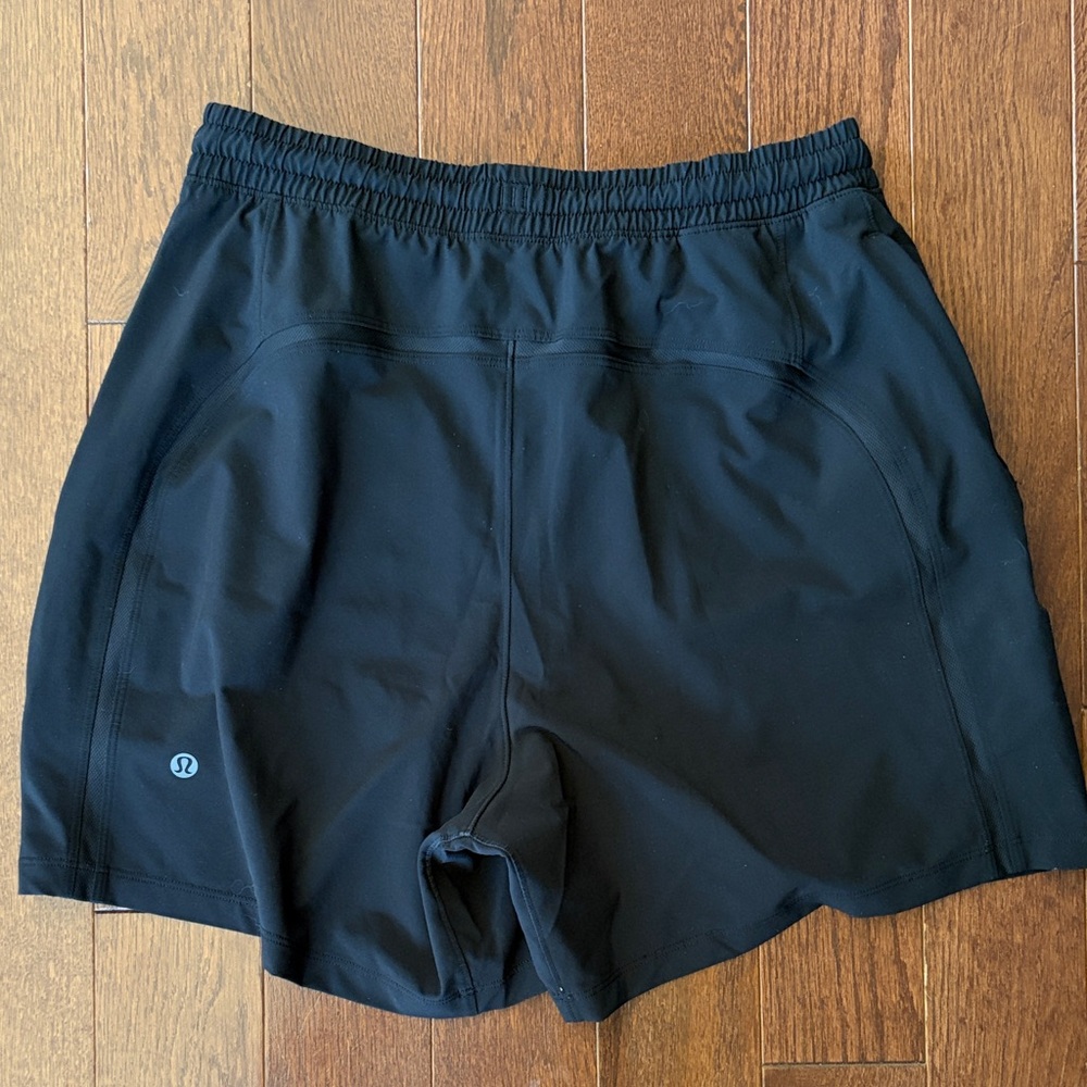 lululemon athletica Men's Pace Breaker Short 5” - Linerless - size S - Picture 2 of 4